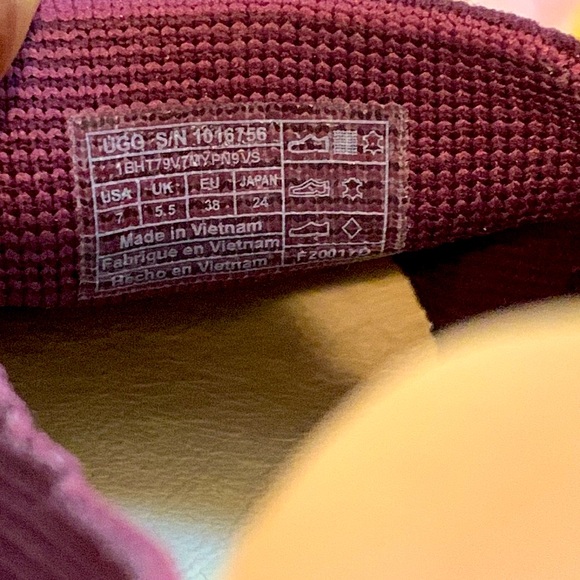 UGG SAMMY KNIT SLIP ON SNEAKER - Picture 7 of 7